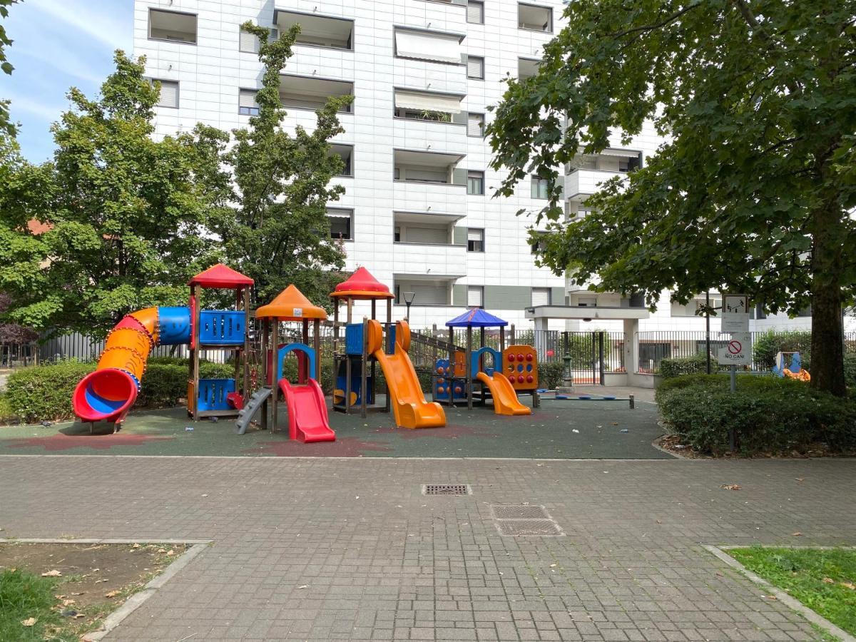 Appartamento Sulla Metro 3 Gialla Maciachini Milano Eksteriør billede